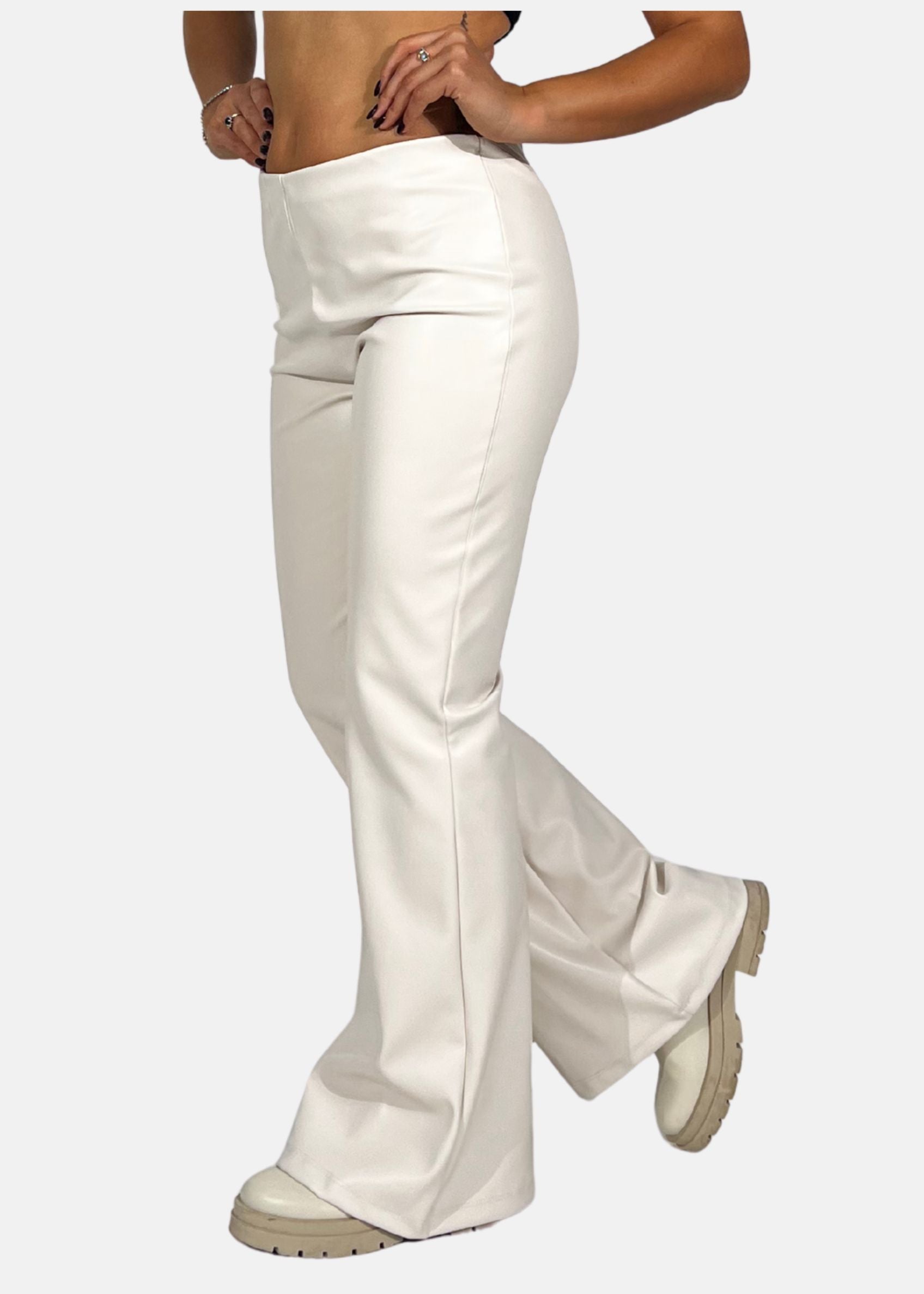 Pantaloni a zampa in ecopelle