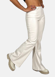 Pantaloni a zampa in ecopelle