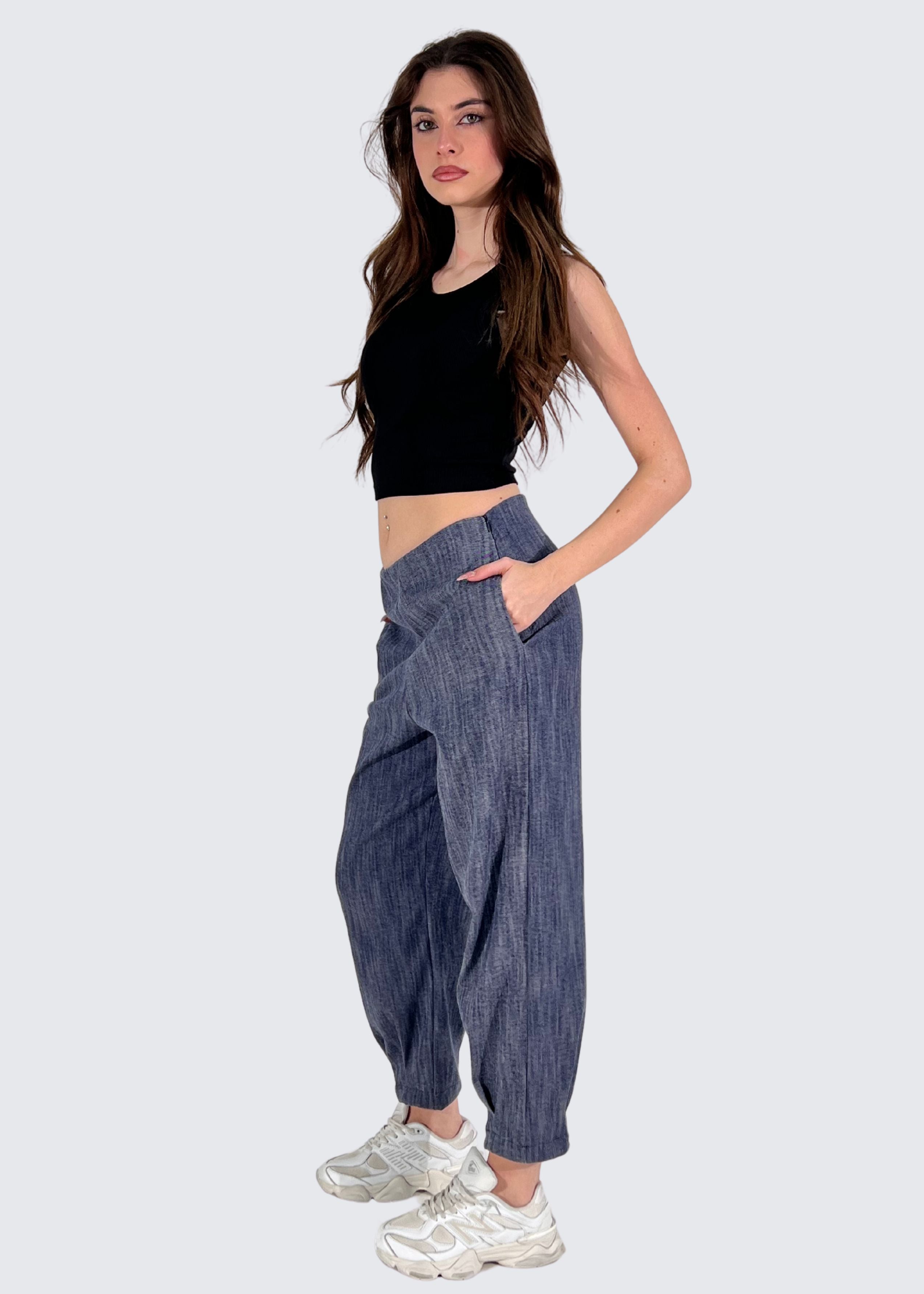 Pantalone in denim con pinces