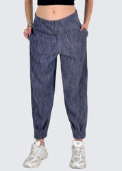 Pantalone in denim con pinces