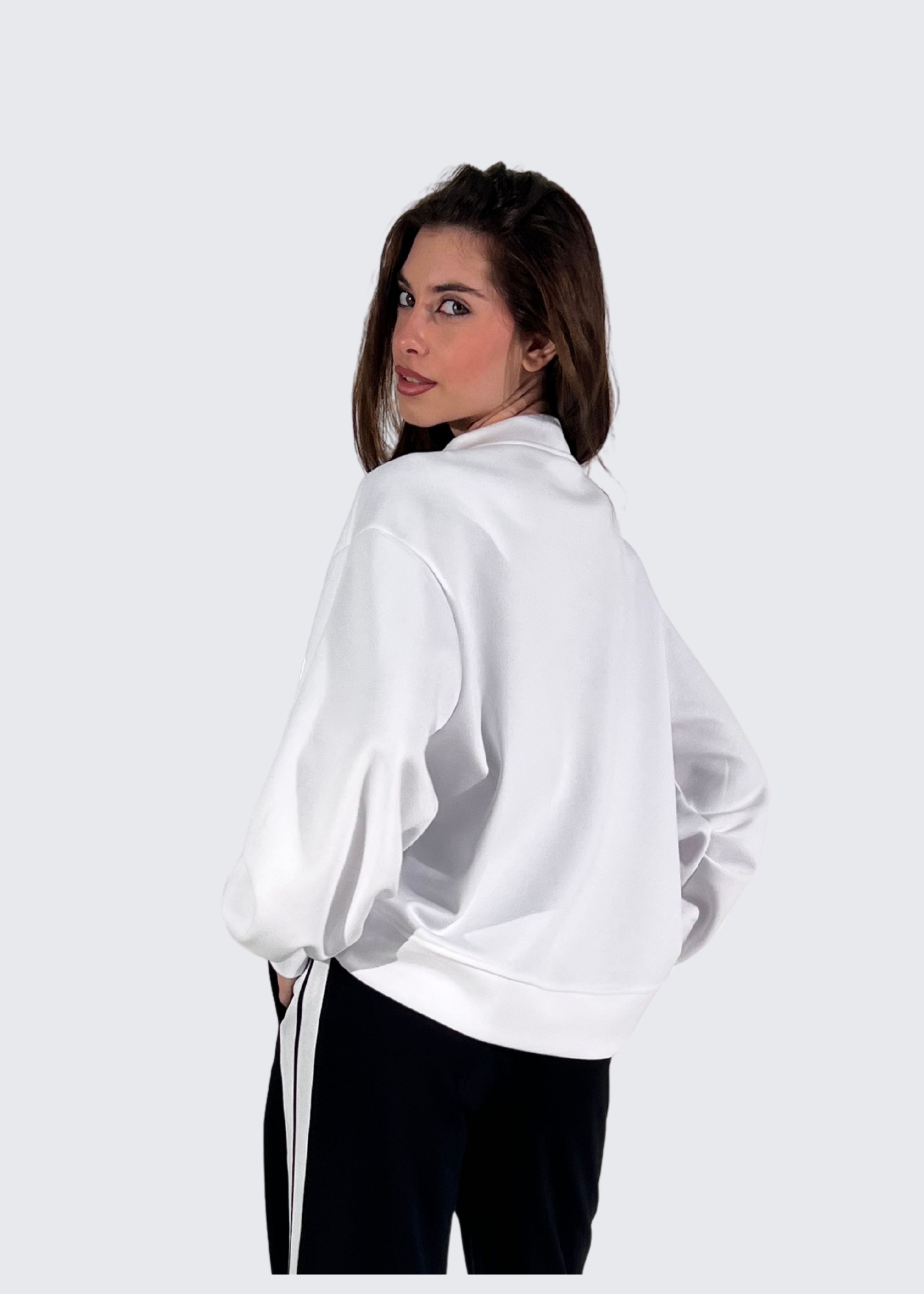 Felpa scollo a V con spilla