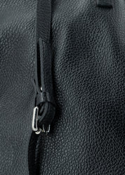 Shopper large in pelle morbida con dettagli oro