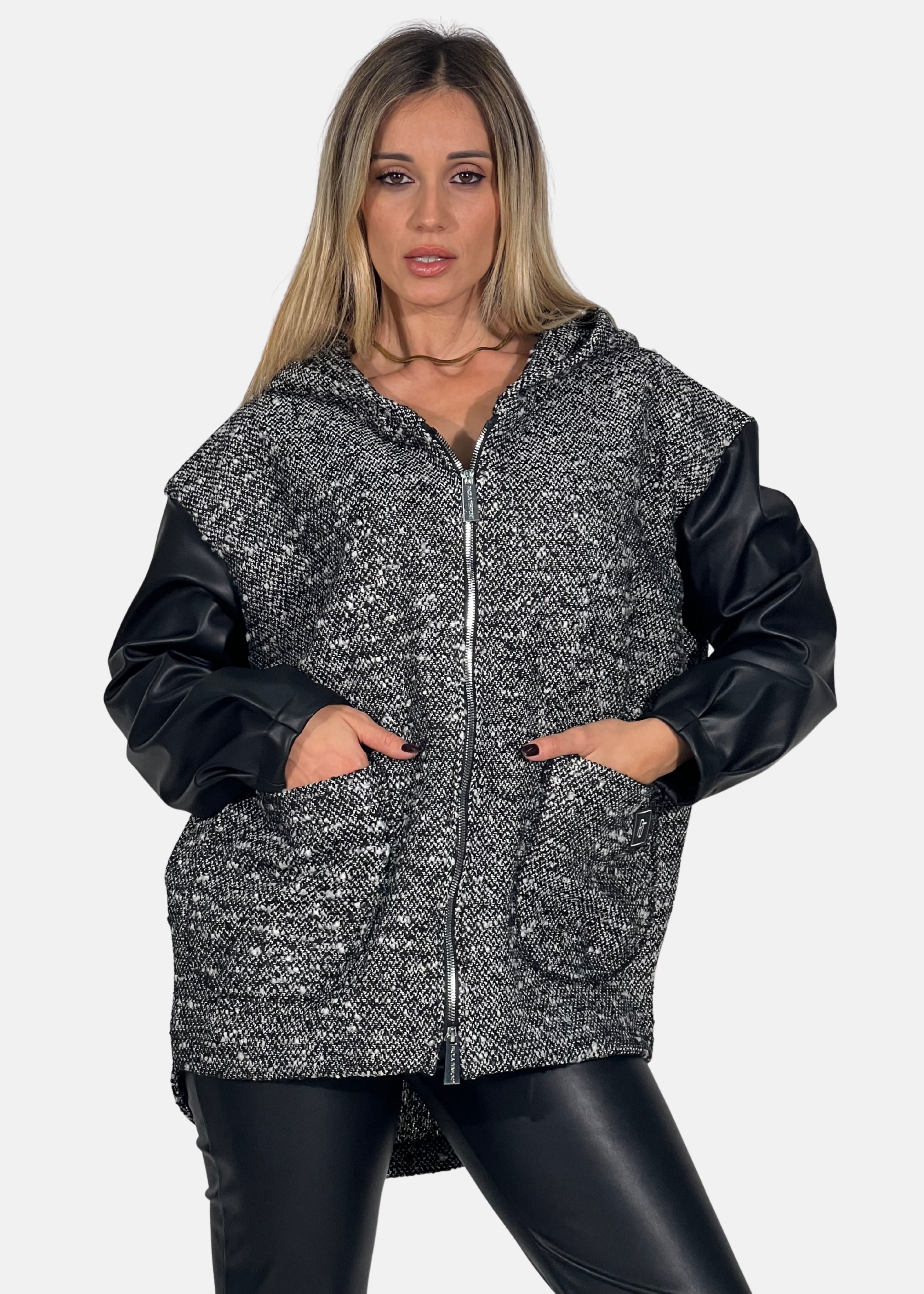 Giacca Over in Tweed con Maniche in Ecopelle - Paola Tienforti - Sito Ufficiale