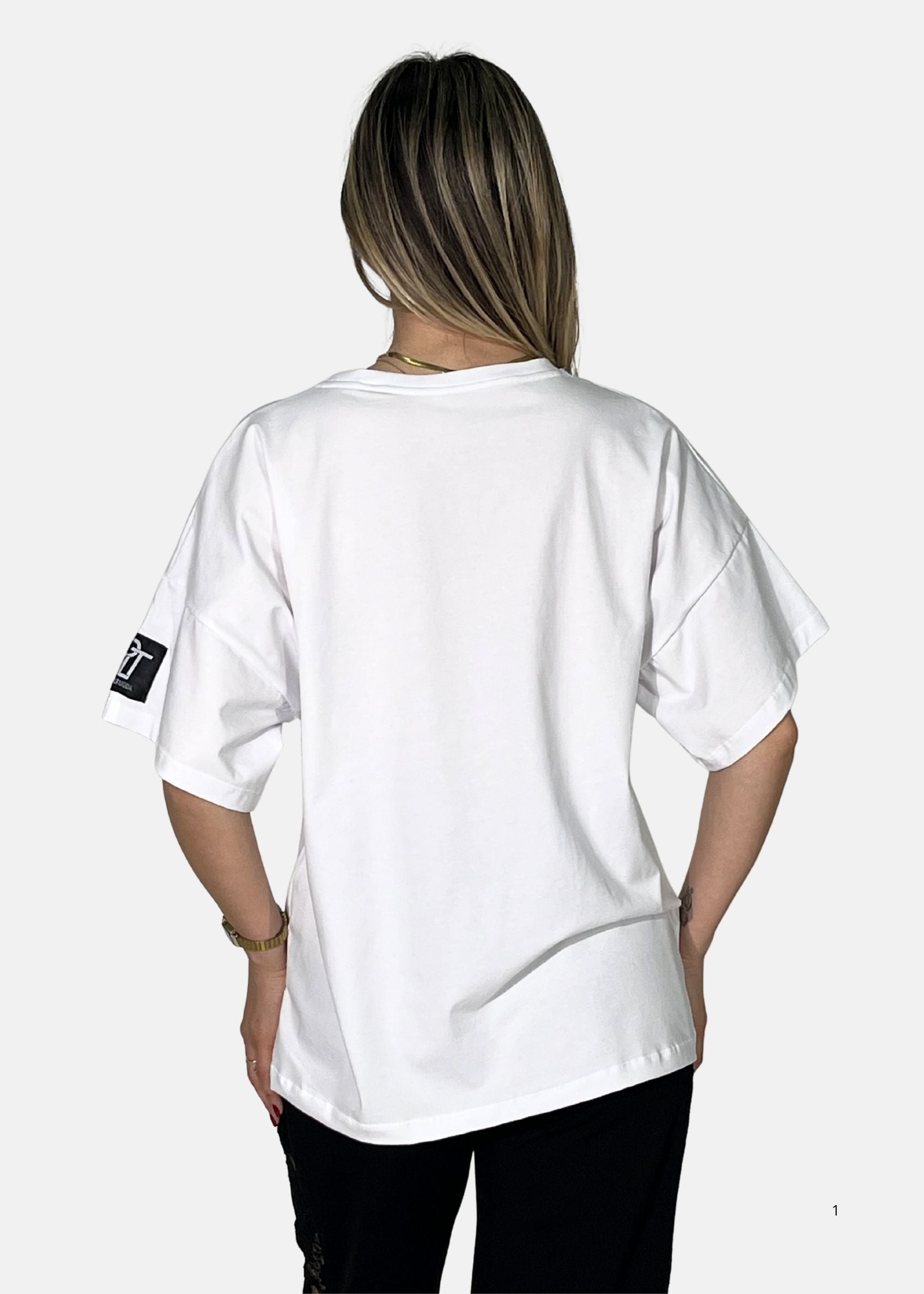 T-shirt oversize con taschino in pizzo