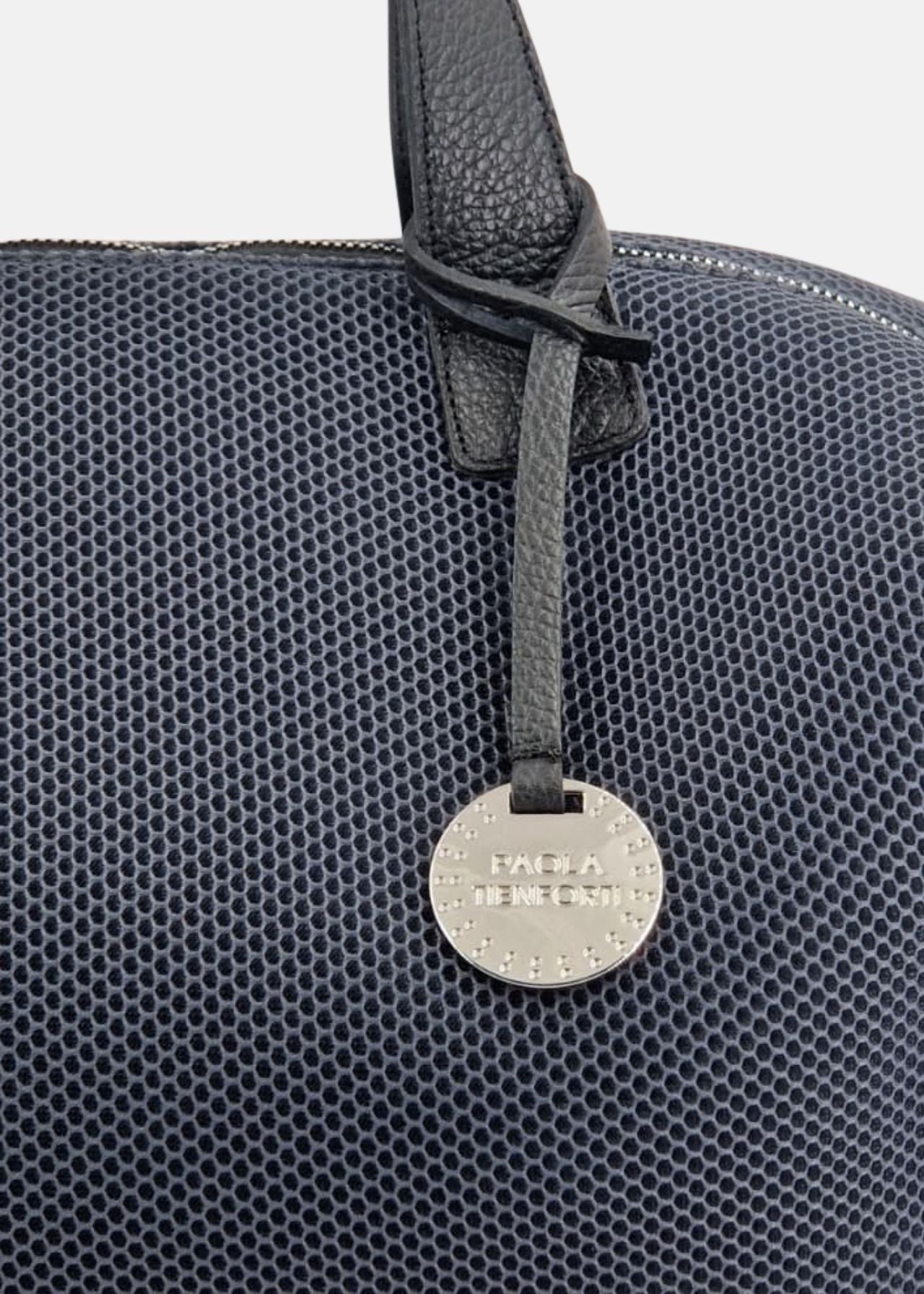 Bauletto medium traforato e pelle con dettagli argento