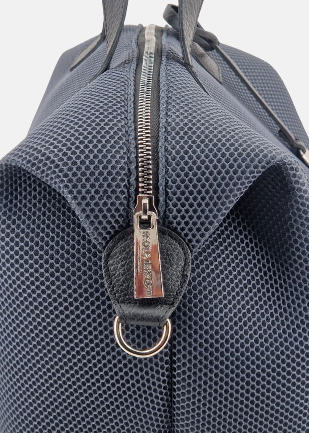 Bauletto medium traforato e pelle con dettagli argento