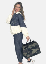 Shopper large in neoprene camouflage con dettagli argento