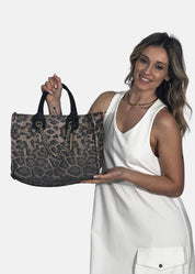 Shopper in tessuto tecnico traforato maculato con rifiniture oro