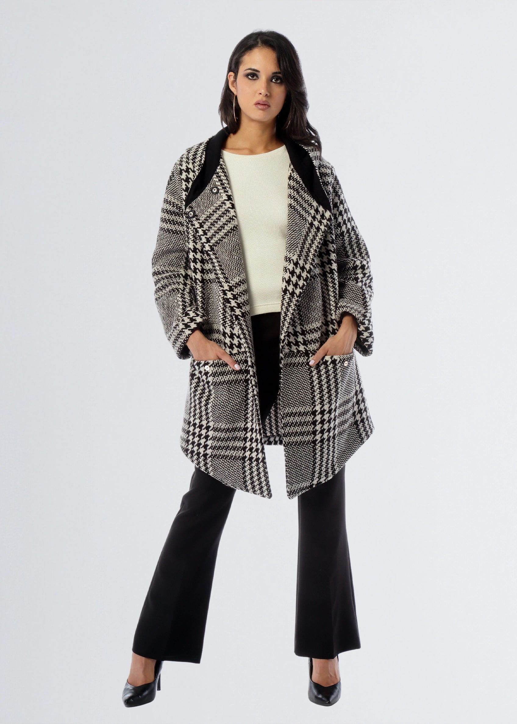 Cappotto_con_cappuccio_fronte_grigio.webp