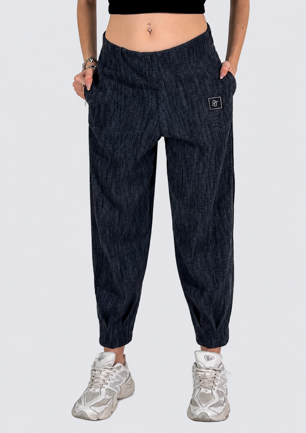 Pantalone in denim con pinces