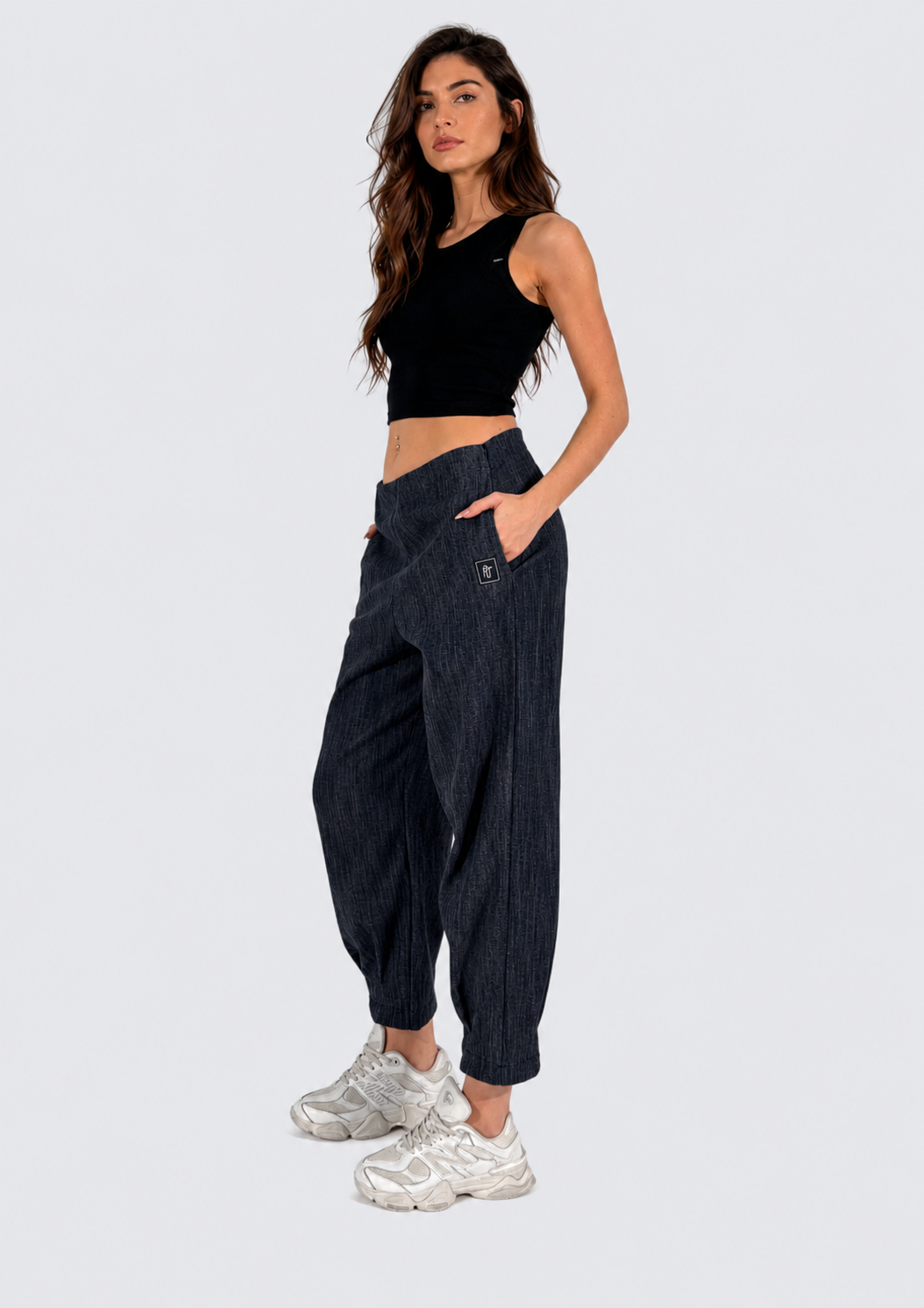 Pantalone in denim con pinces