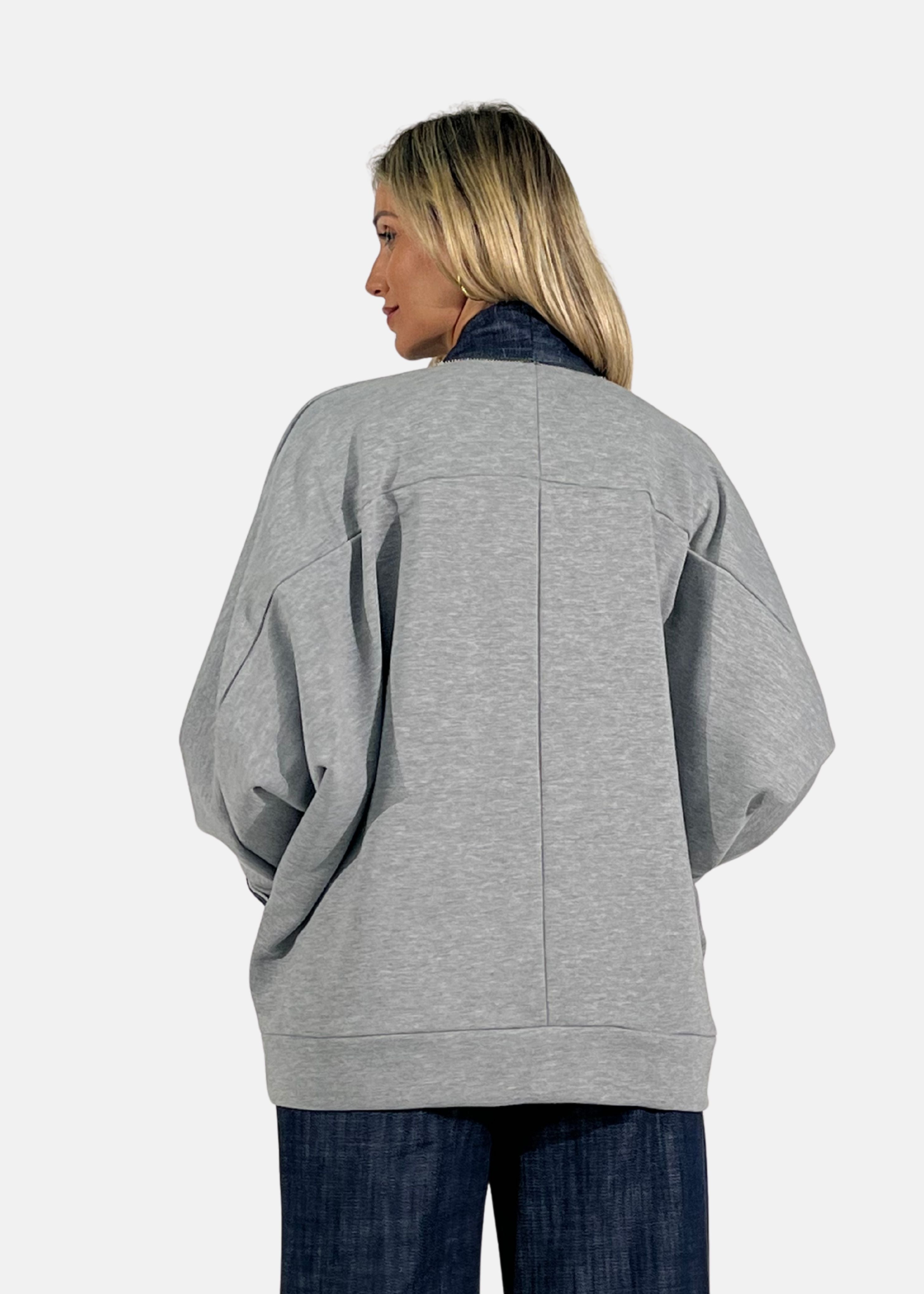 Giacca oversize in felpa e jeans