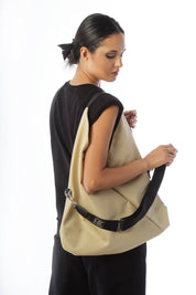 Sacca hobo in nylon con dettagli oro