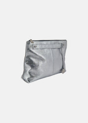 Borsa medium a tracolla  in pelle laminata con dettagli argento