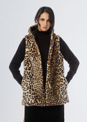 Gilet con cappuccio in eco pelliccia
