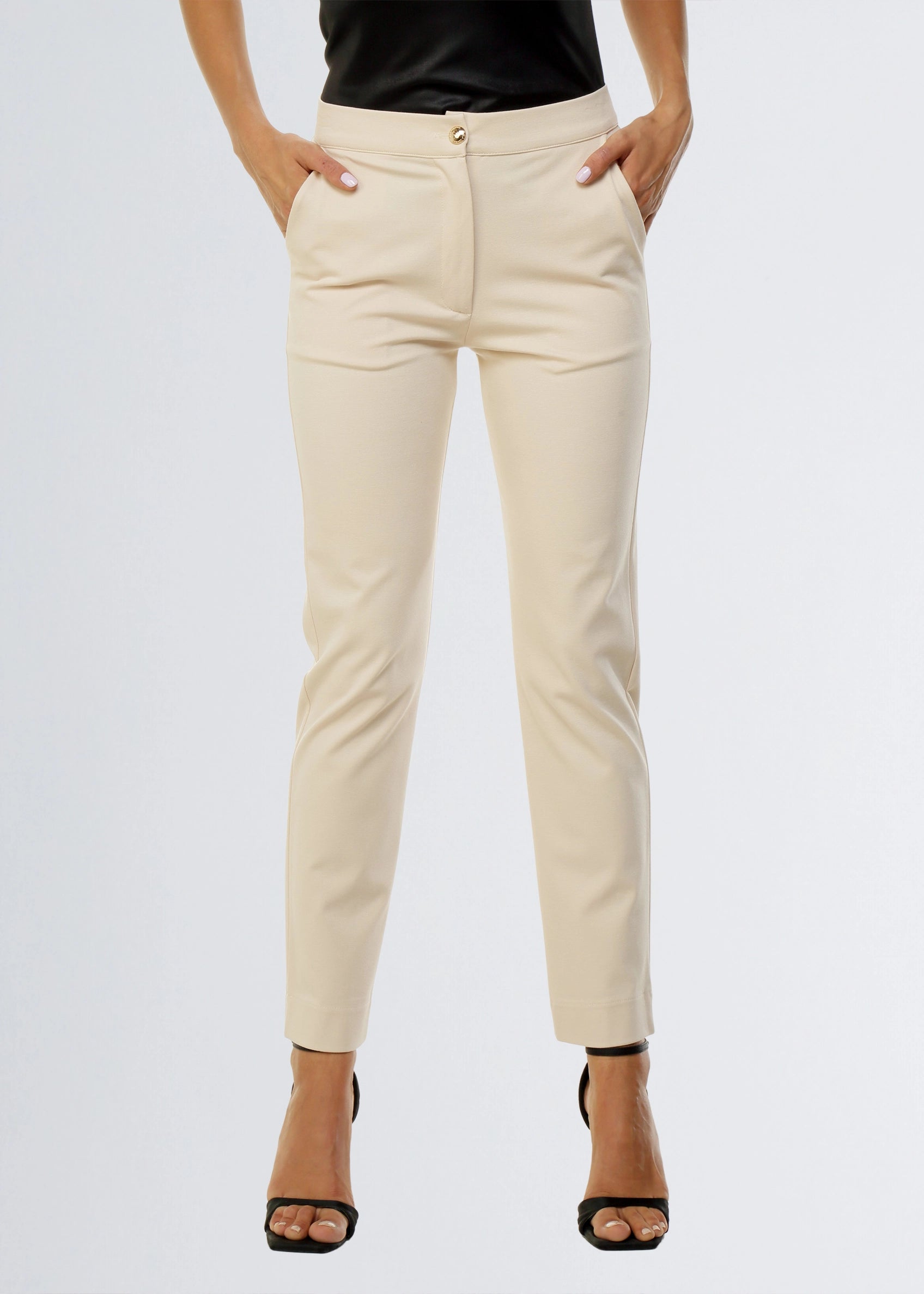Pantalone skinny in punto Roma