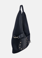 Sacca hobo in tessuto tecnico traforato con tasche e dettagli argento