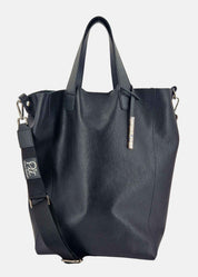 Shopper in pelle morbida con pendente argento