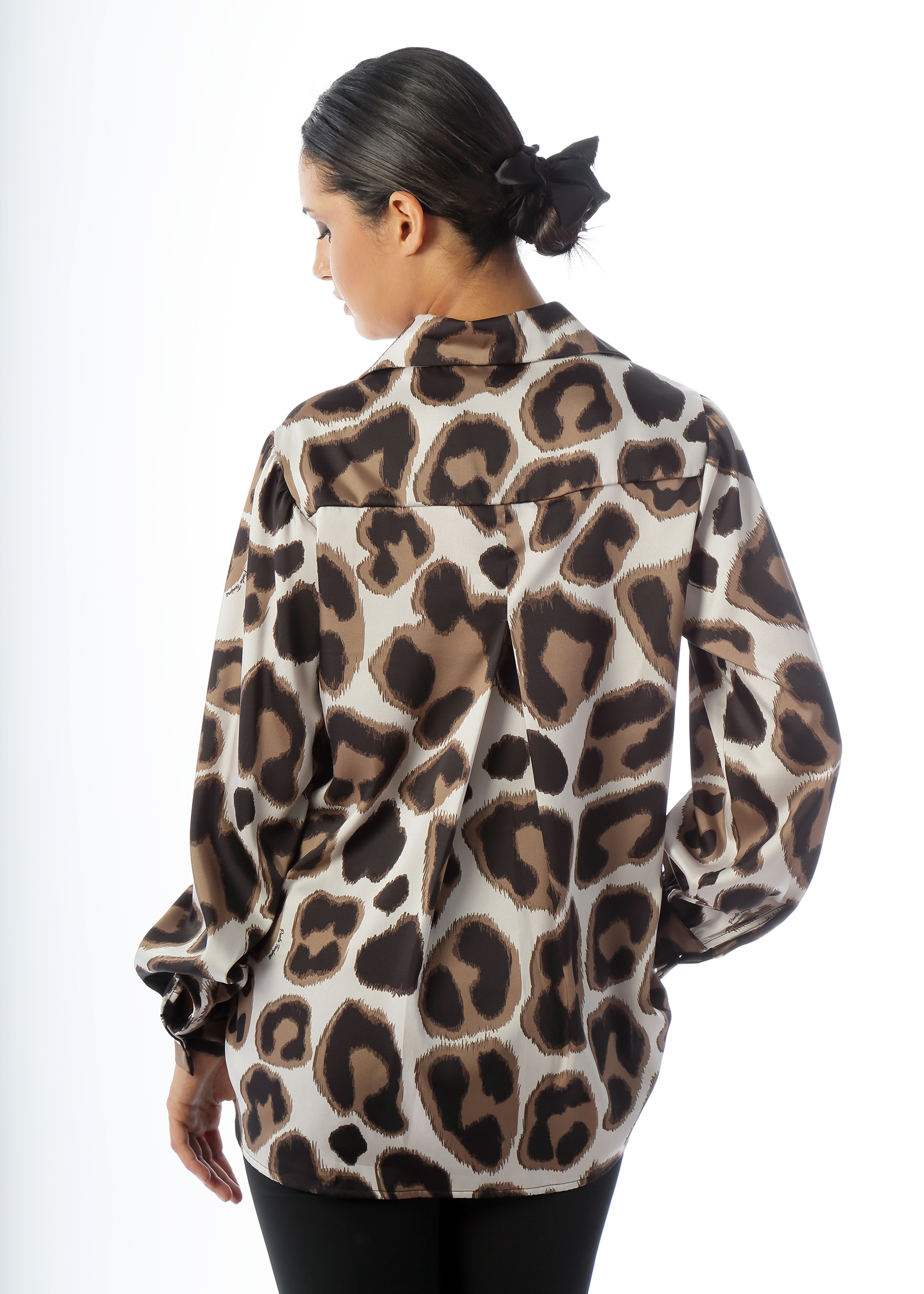 camicia_animalier_dietro.png