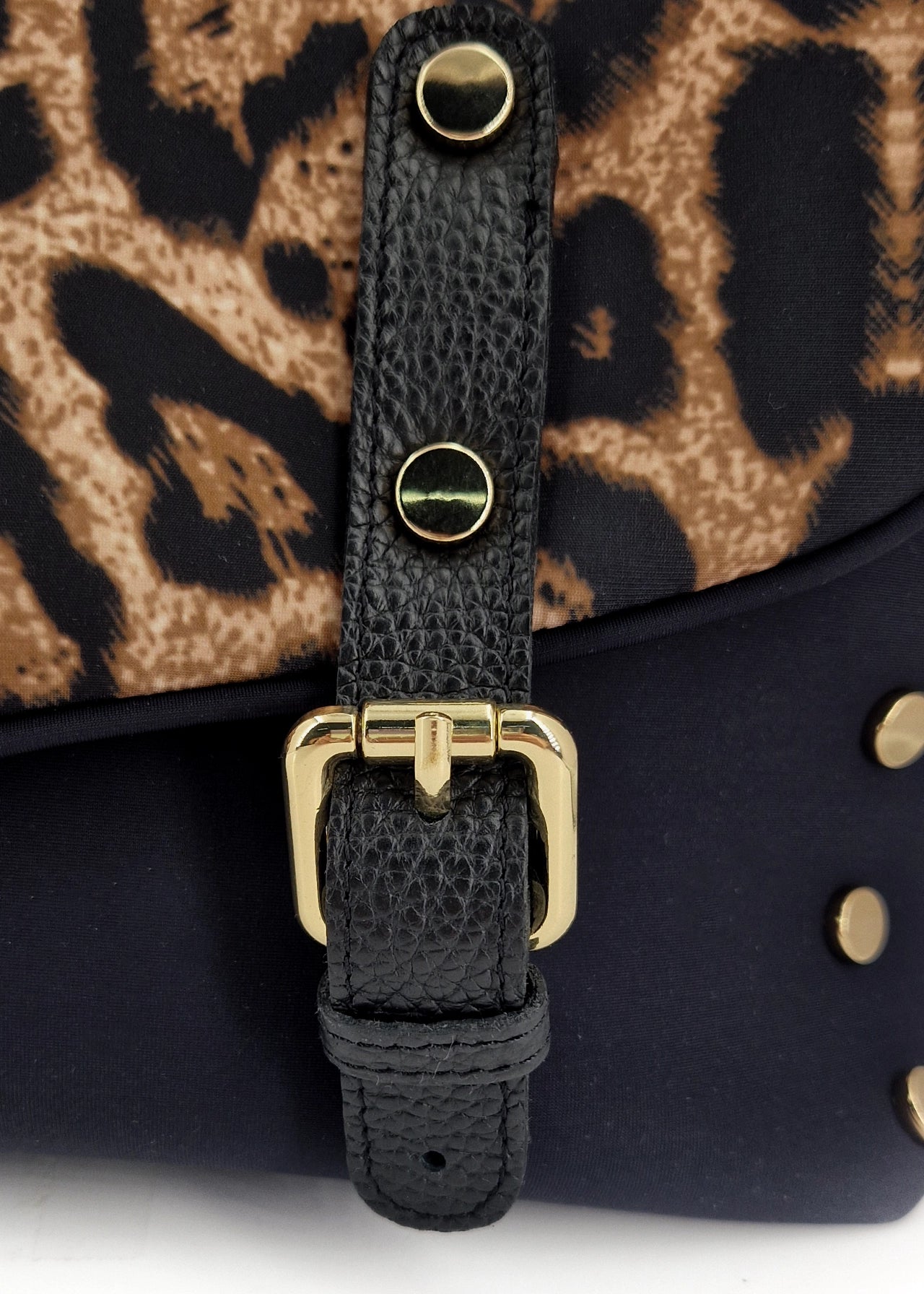 Sella con rivetti oro - Paola Tienforti - Sito Ufficiale